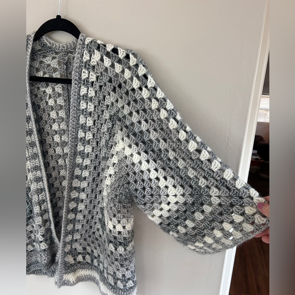 Hand Knit Openwork Crochet Granny Square Chunky Cardigan Boho Cottage Artsy Sz M - Picture 5 of 9